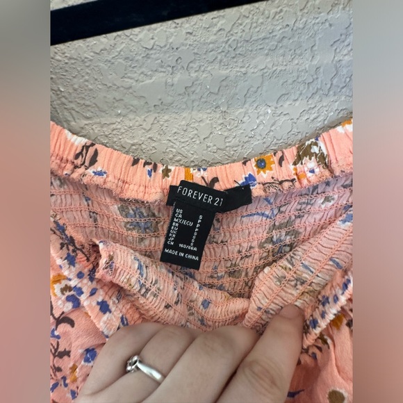 Forever 21 Women’s Romper Pink an Blue Floral Smocked Ruffle Off Shoulder Size S - Picture 5 of 7